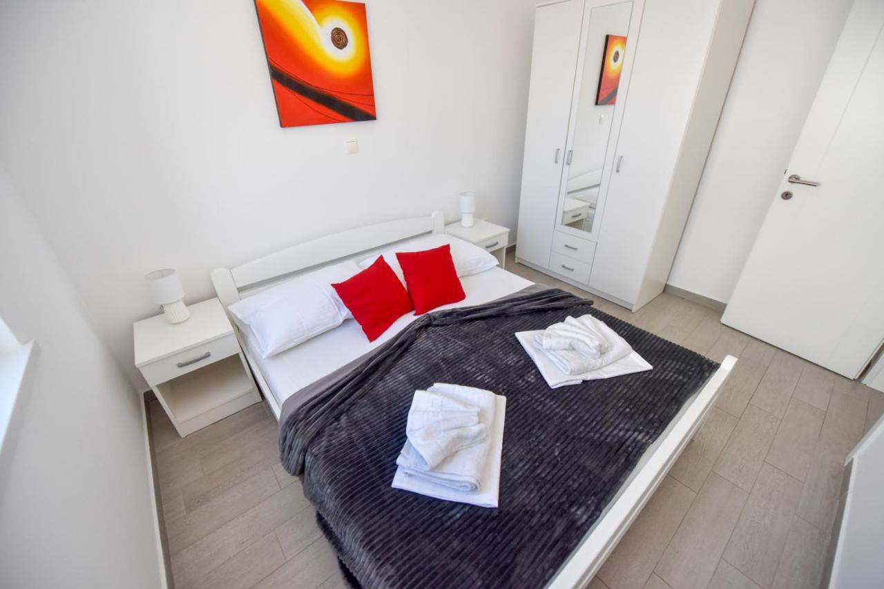 Apartments Yoko Novalja Eksteriør billede