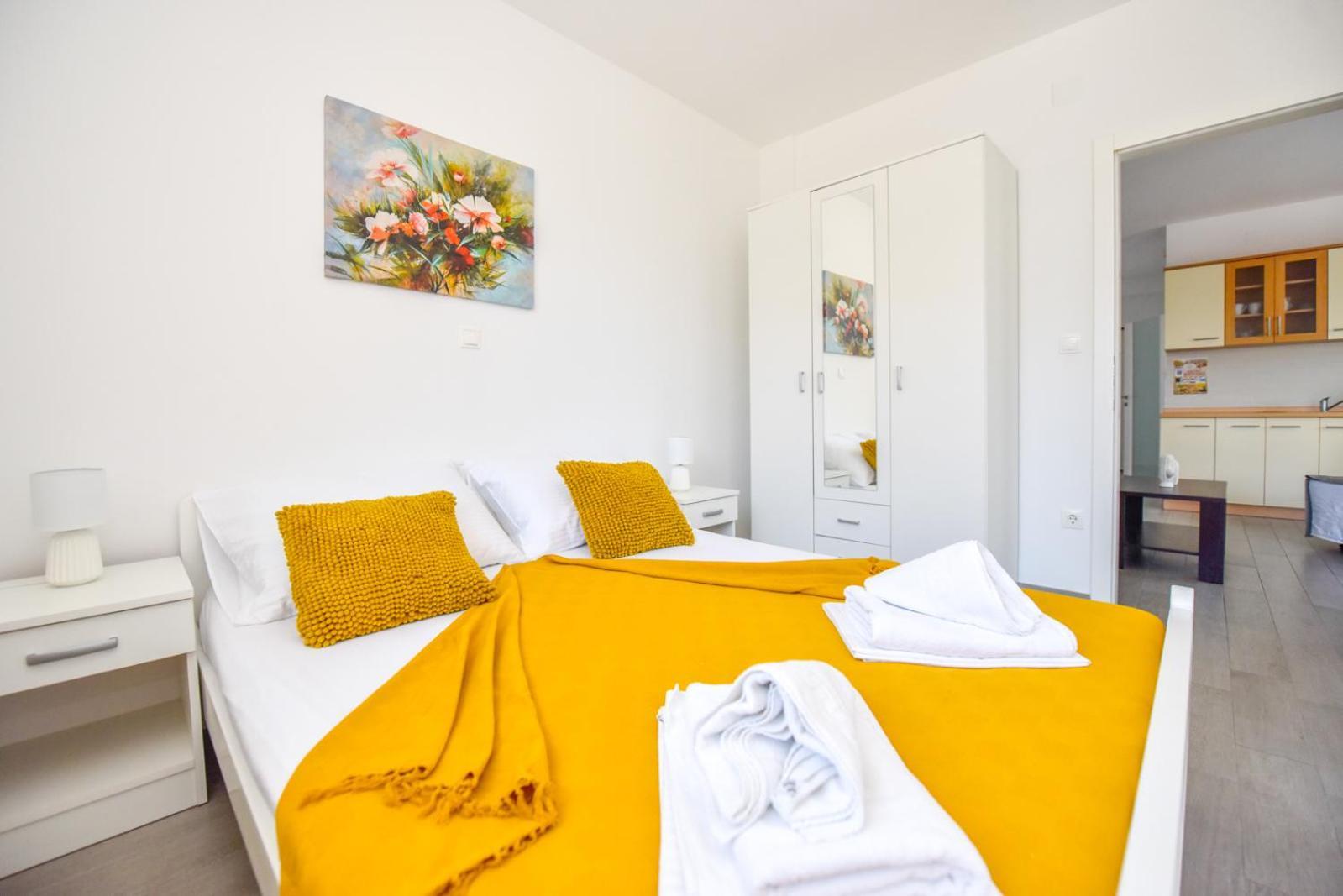 Apartments Yoko Novalja Eksteriør billede