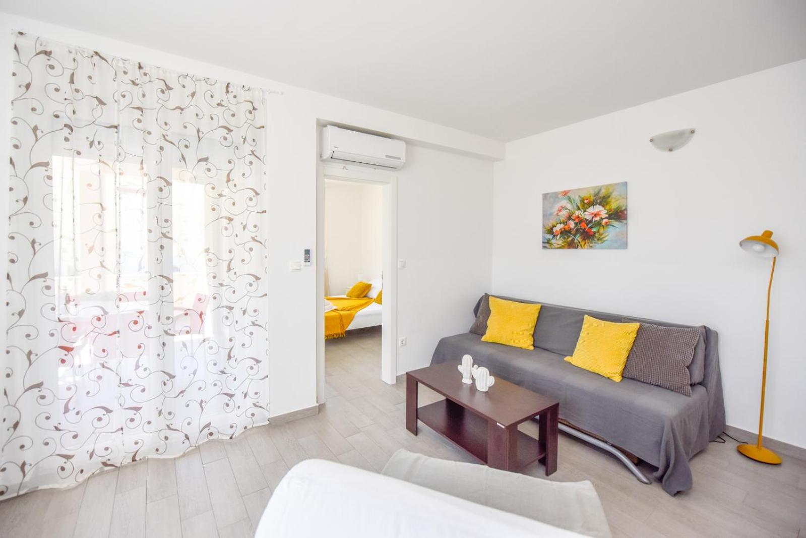 Apartments Yoko Novalja Eksteriør billede